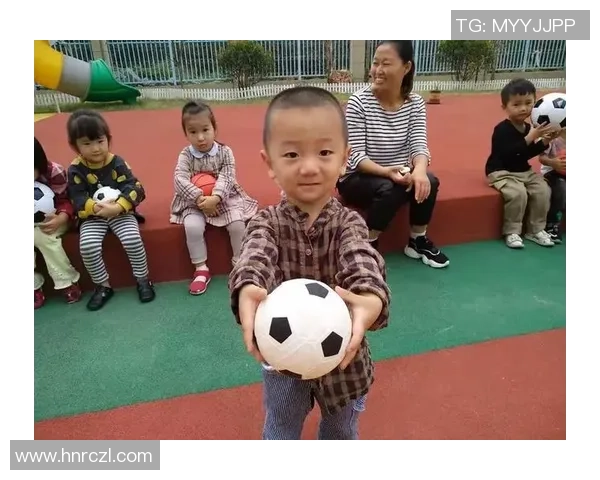 从足球场到世界舞台 我是球星足球员的成长之路 从足球场到世界舞台 我是球星足球员的成长之路