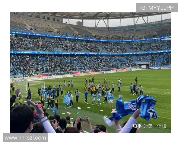 因禁赛风波陷入争议的足球球星职业生涯与未来走向分析