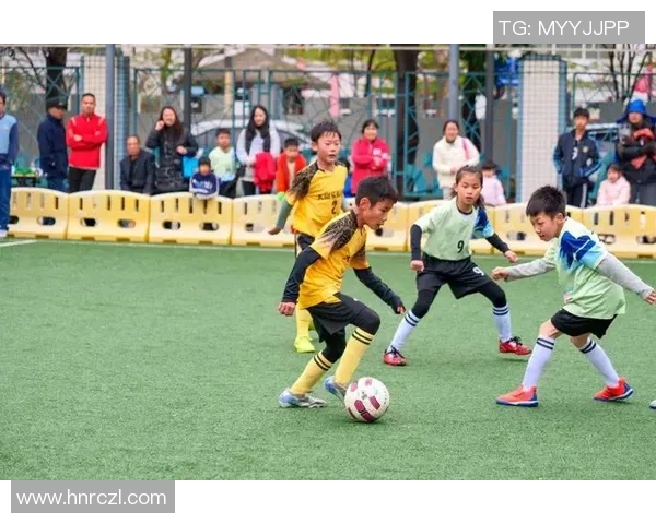 球星归来点燃热血足球梦想 再度征战绿茵场创造辉煌时刻