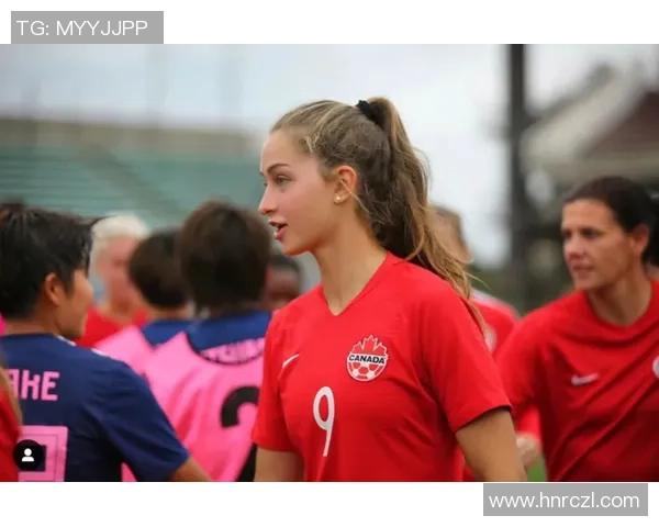 拜仁女足球星闪耀绿茵展现巾帼力量引领球队再攀高峰 拜仁女足球星闪耀绿茵展现巾帼力量引领球队再攀高峰
