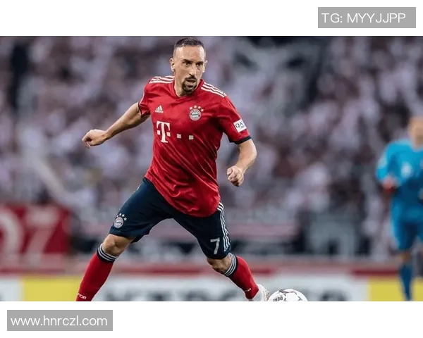 足球球星独特魅力展现 盘点那些令人印象深刻的球员臀部风采 足球球星独特魅力展现 盘点那些令人印象深刻的球员臀部风采